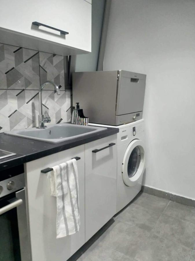 A Convenient Apartment In The Heart Of Athen Eksteriør billede
